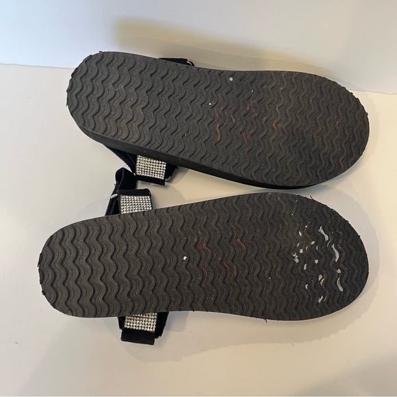 Steve Madden Sandals Size 6.5 Rhinestone Straps Velcro Rubber Black Bride Comfy - Picture 10 of 10